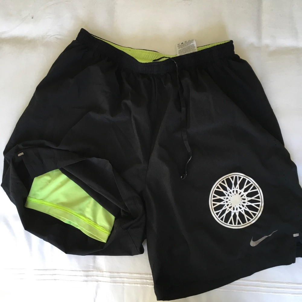 Nike Soulcycle Shorts - Medium (with liner!)